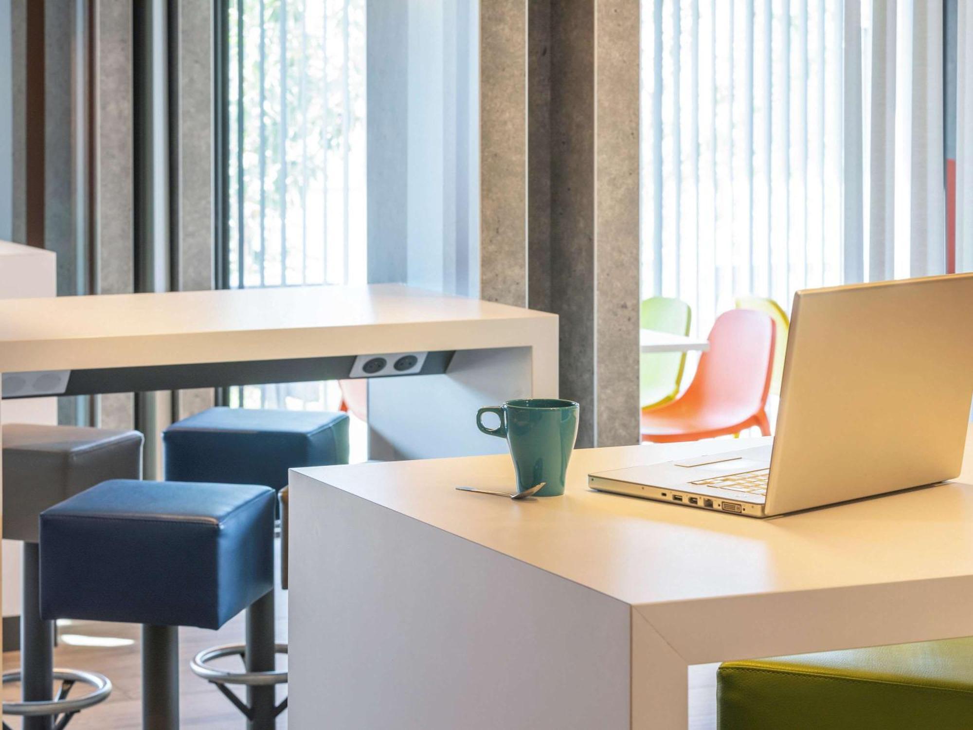 Ibis Budget Rennes Rte Lorient Экстерьер фото