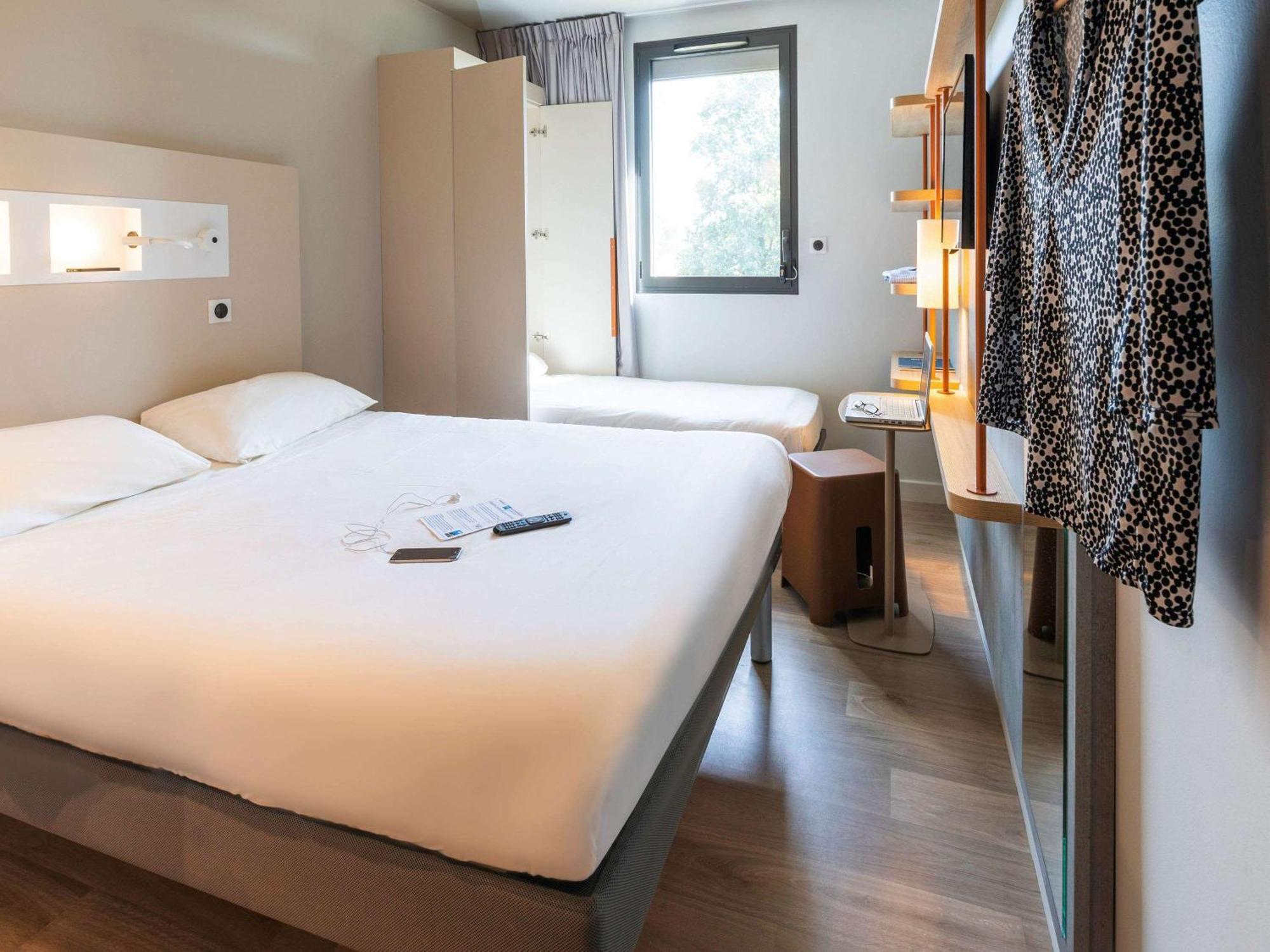 Ibis Budget Rennes Rte Lorient Экстерьер фото