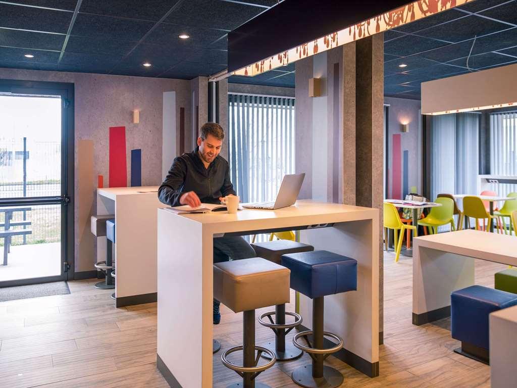 Ibis Budget Rennes Rte Lorient Экстерьер фото